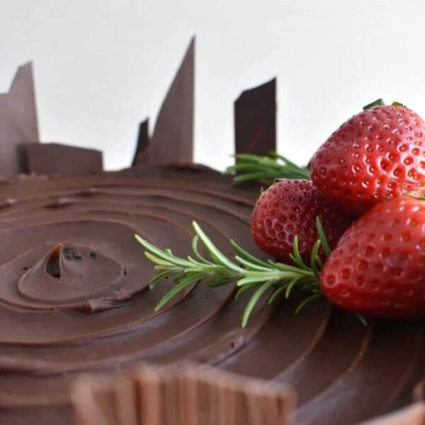 Festive chocolate Cake - 8 inch - Image 3